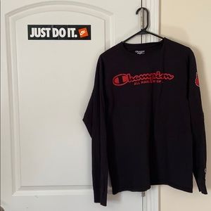 Champion long-sleeve shirt